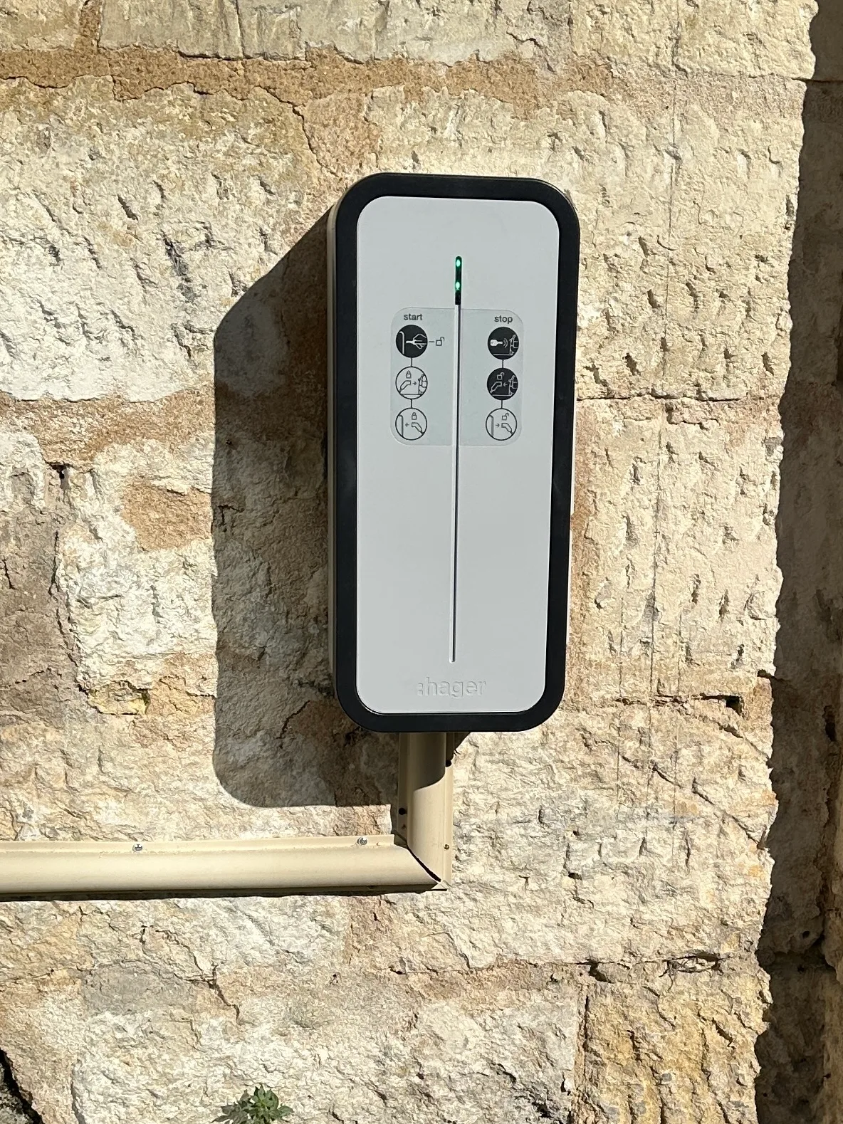 Borne de recharge 7,2 kW vue de face